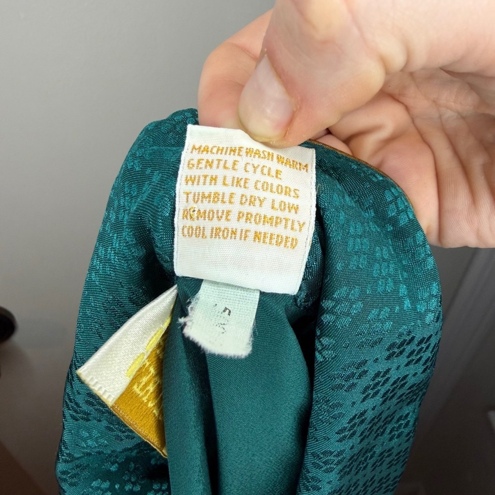 Vintage Victoria's Secret Green Satin Pajama Top Shirt Small Monogram Sleepwear - Picture 8 of 10